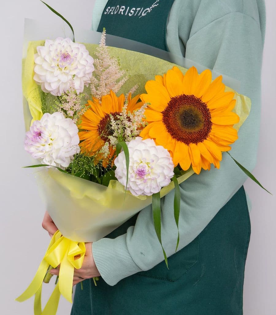 Букет из Георгин и Подсолнуха «Радужный сон»