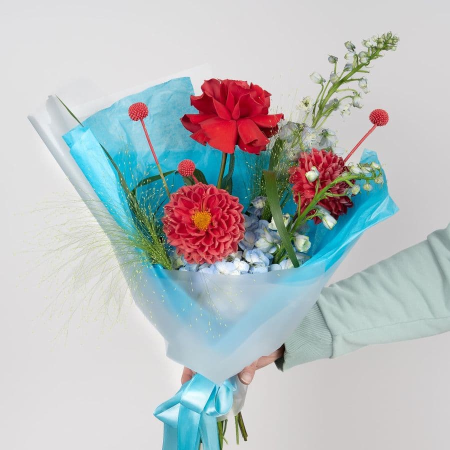 Букет Георгин, Роз Эквадор и Гортензии «Коктейль чувств»