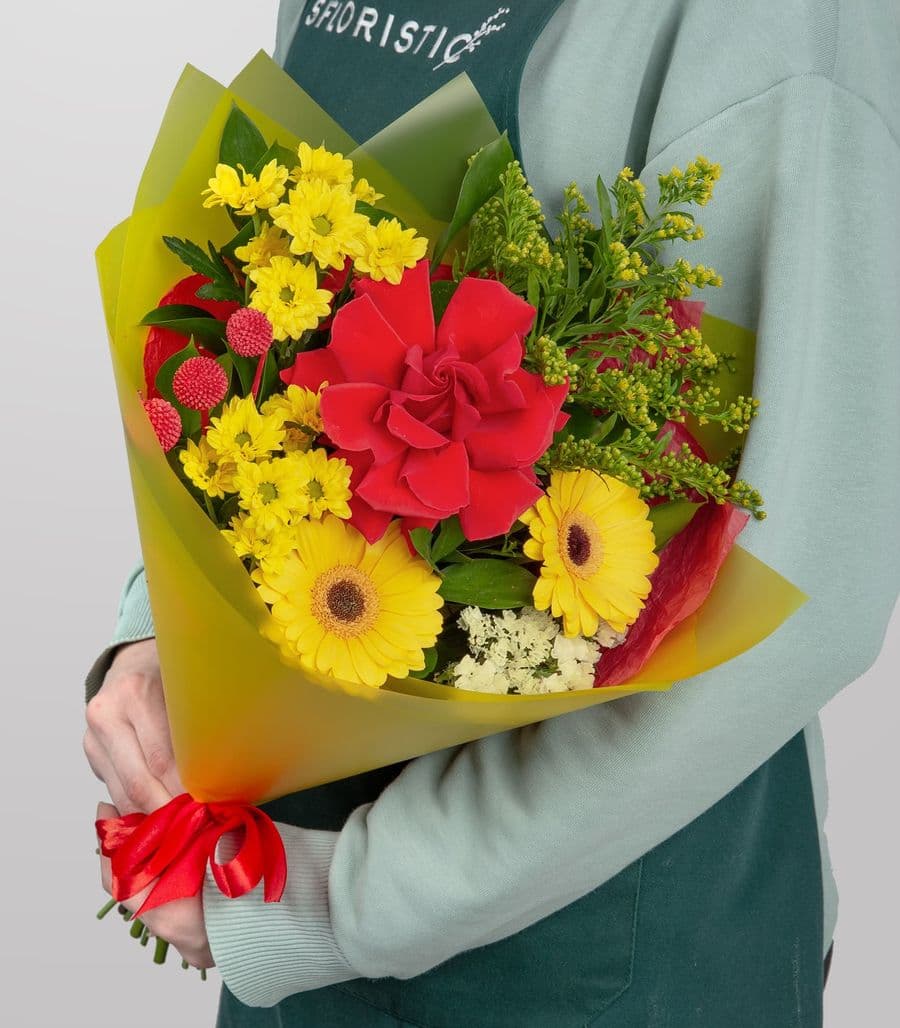 Букет из Роз, Гермини и Хризантем «Цветочный Праздник»