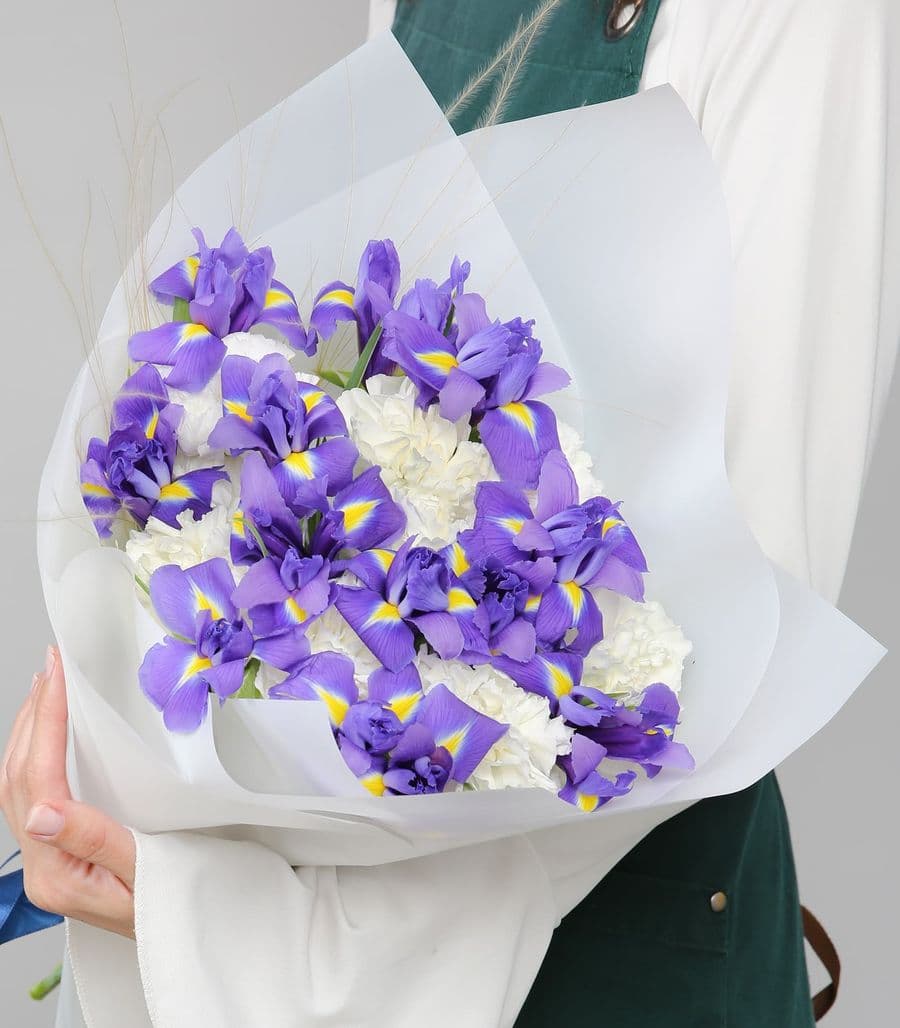 Букет из Ирисов и Диантусов «Эллегия лета»