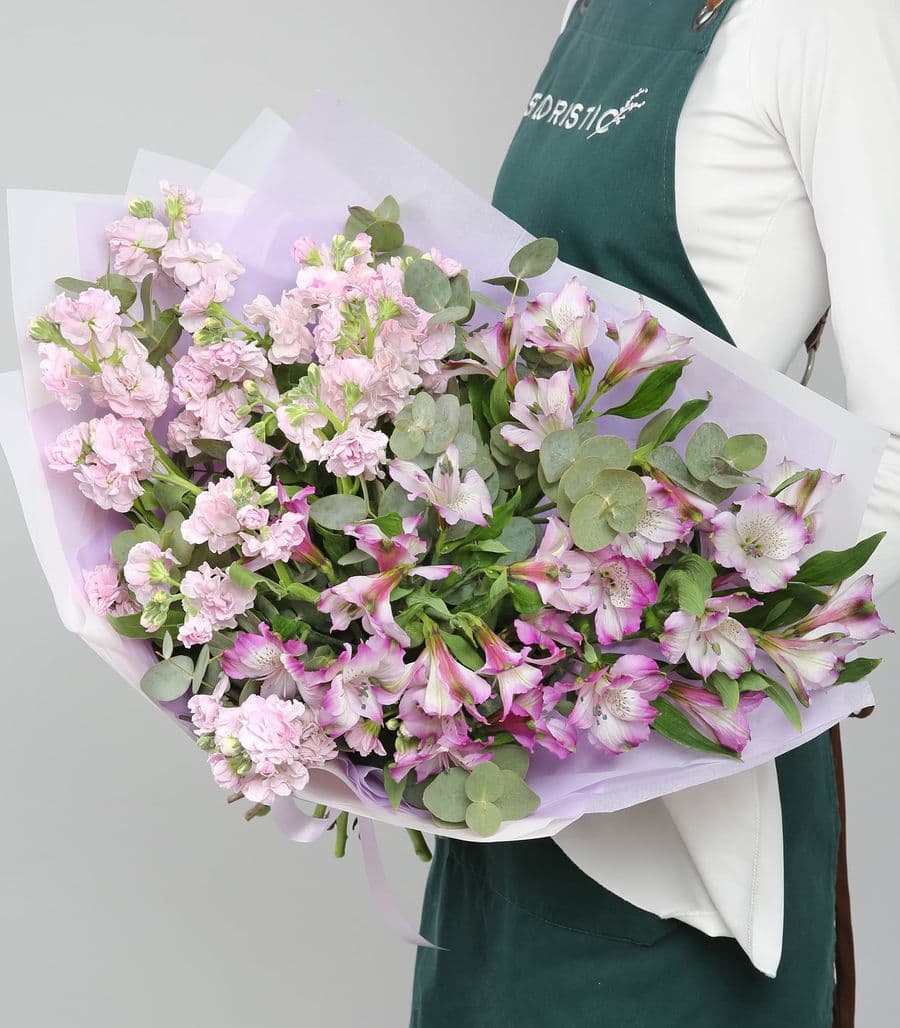 Букет Маттиол и Альстромерий «Свет нежности»