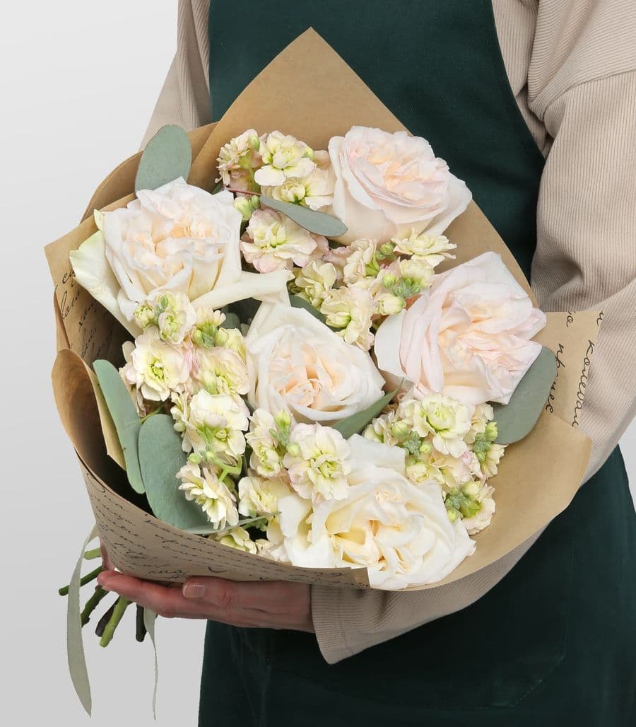 Букет из Роз и Маттиолы «Чистота утра»