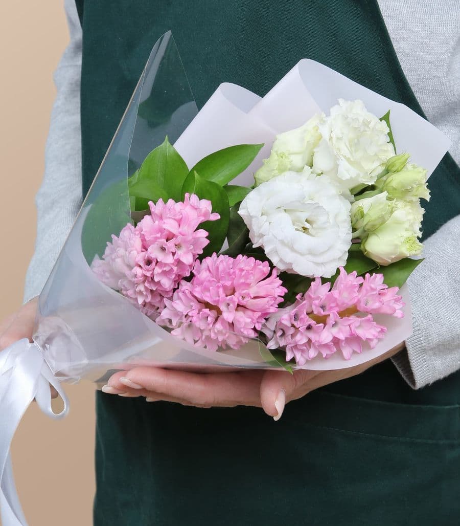 Букет из Гиацинтов и Эустомы «Свежесть чувств»