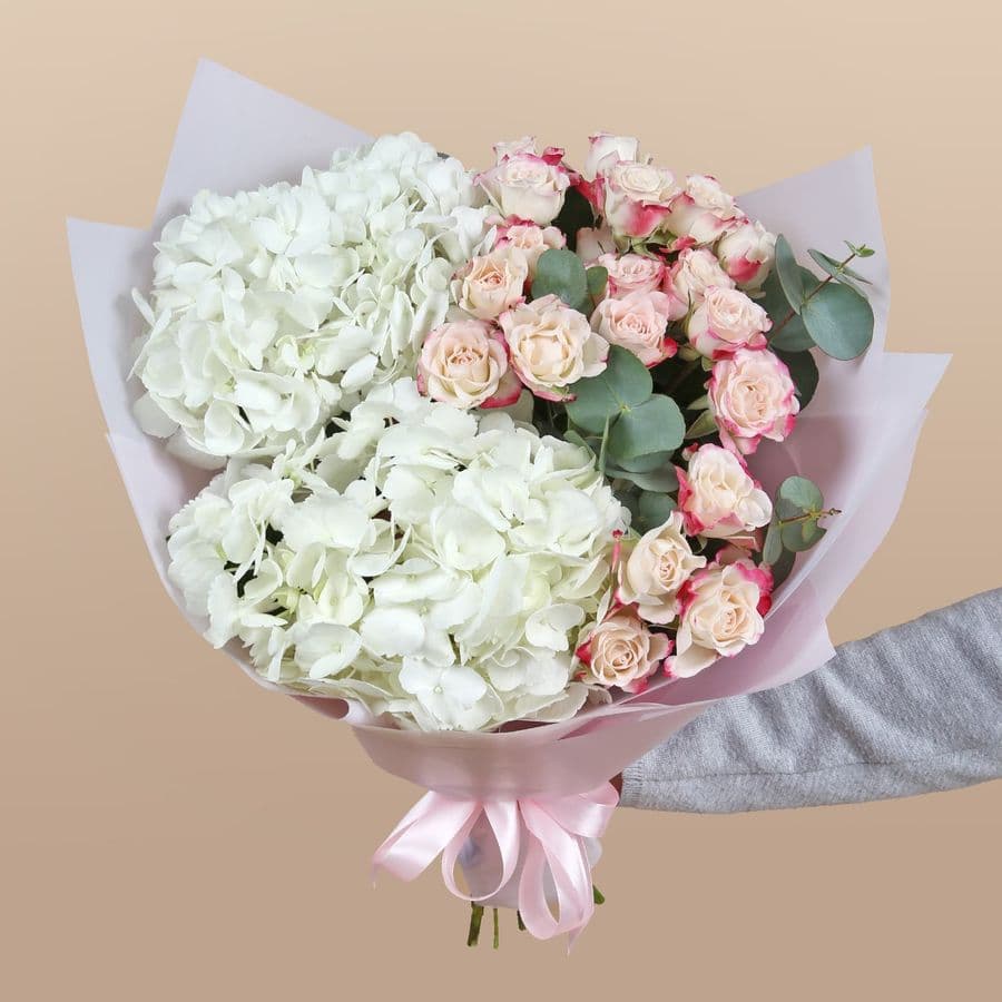 Букет из кустовой Розы и Гортензии «Сладкий восторг»