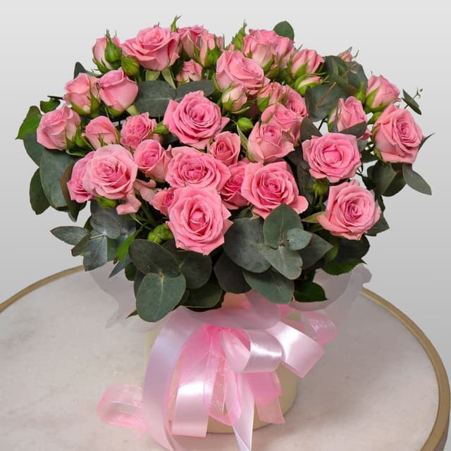 Композиция из Кустовых Роз в шляпной коробке «Теплое утро»