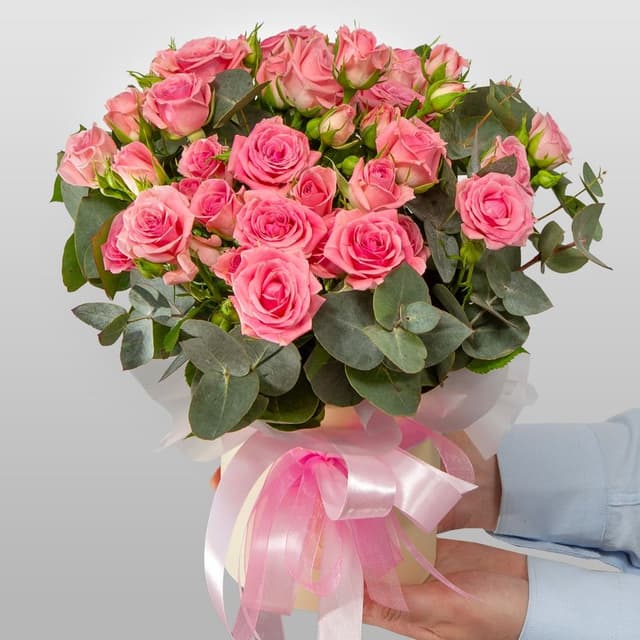 Композиция из Кустовых Роз в шляпной коробке «Теплое утро»