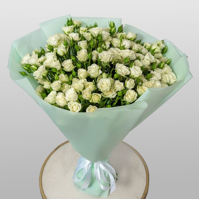 Букет из кустовых Роз «Белый шелест»
