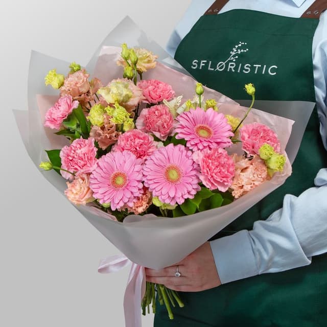 Букет из Гермини, Эустом и Гвоздик «Секрет вдохновения»