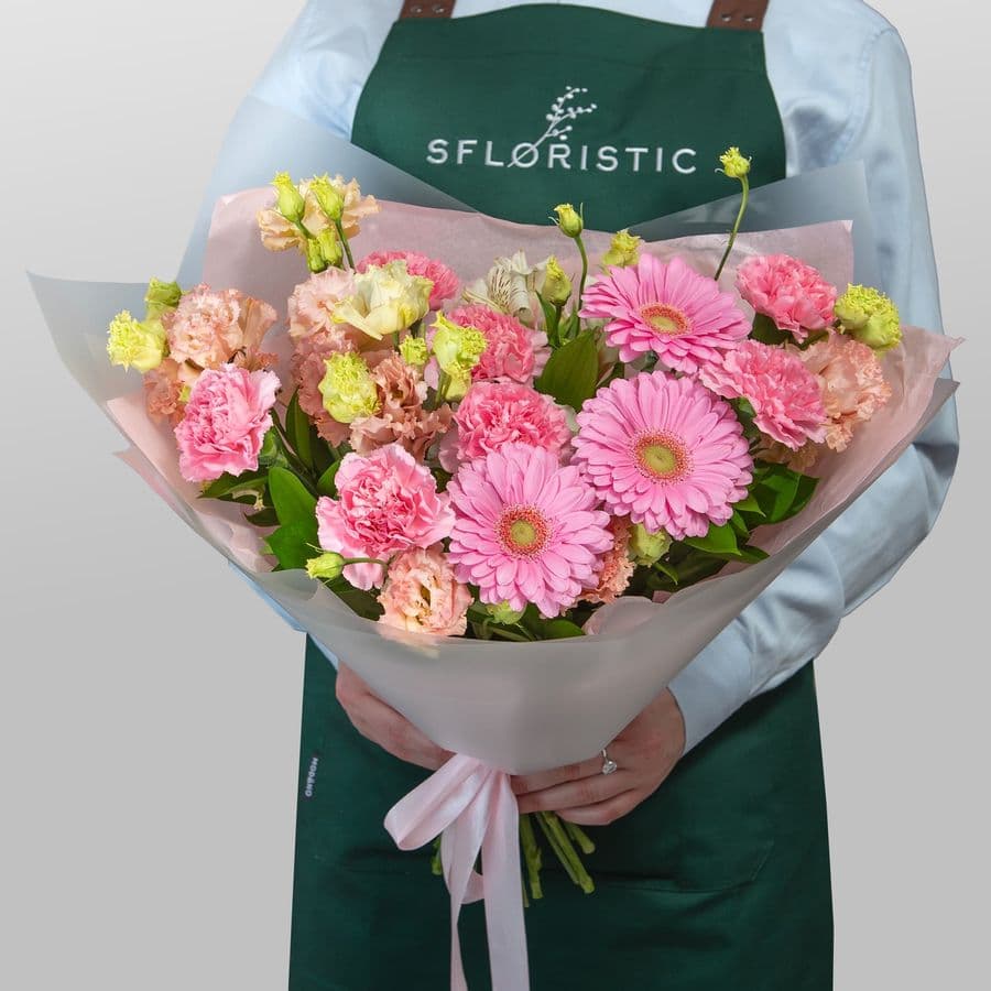 Букет из Гермини, Эустом и Гвоздик «Секрет вдохновения»