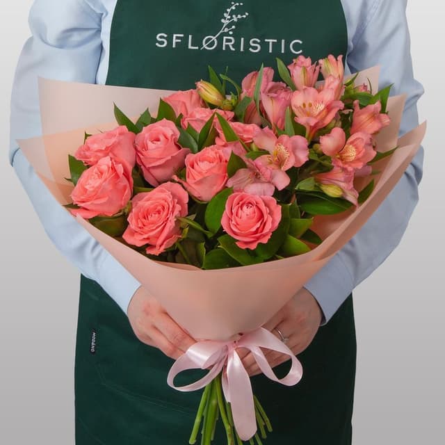 Букет из Роз Кения и Альстромерий «Мелодия лепестков»