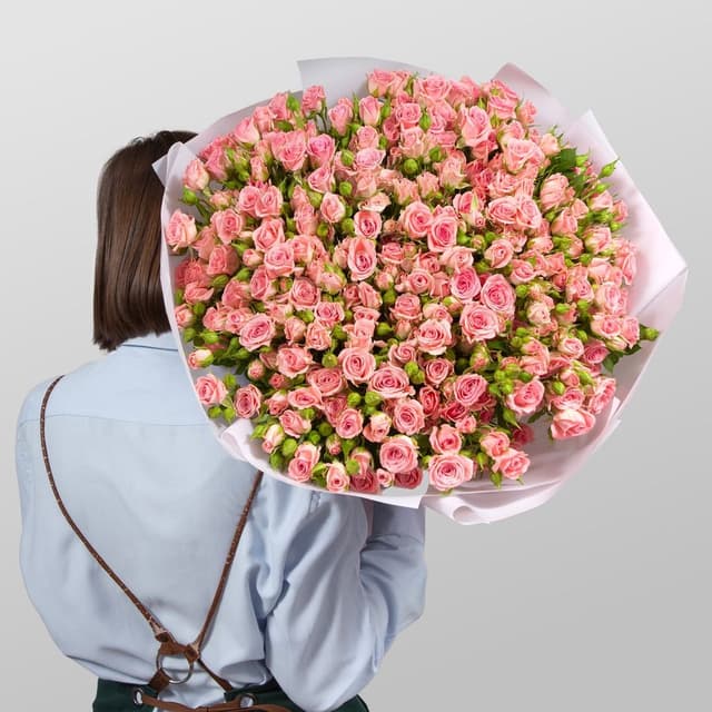 Букет из кустовых Роз «Королевский сад»