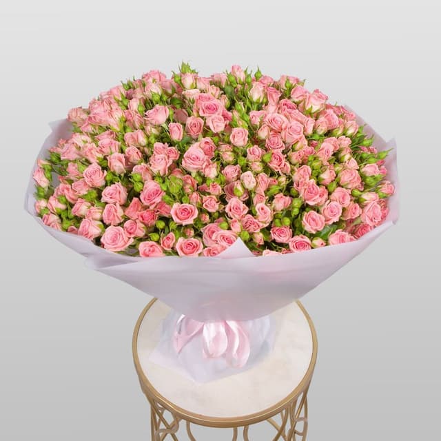 Букет из кустовых Роз «Королевский сад»