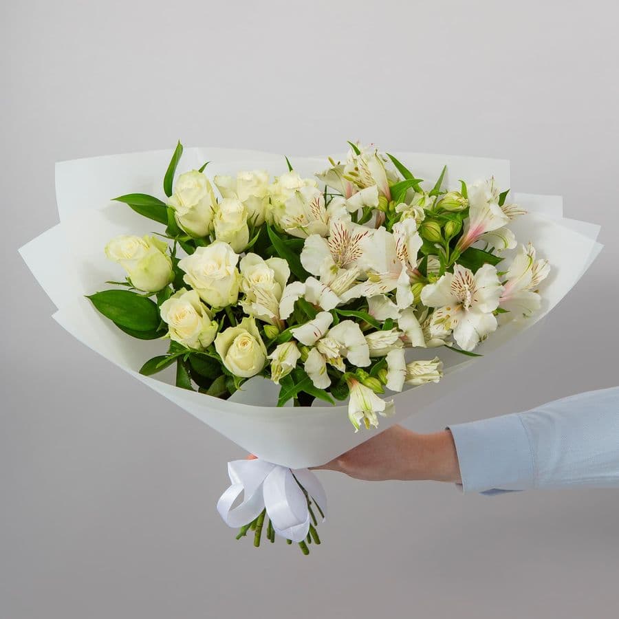 Букет из Роз Кения и Альстромерий «Белый парус»