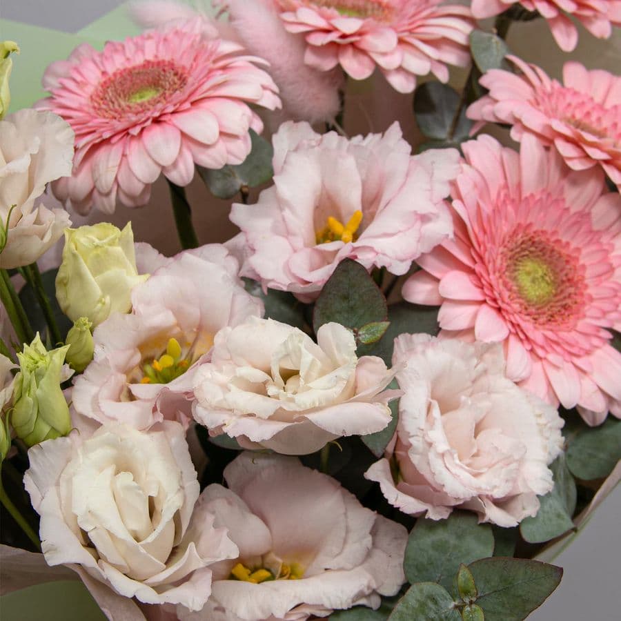 Букет из Лизиантуса и Гермини «Очарование момента»