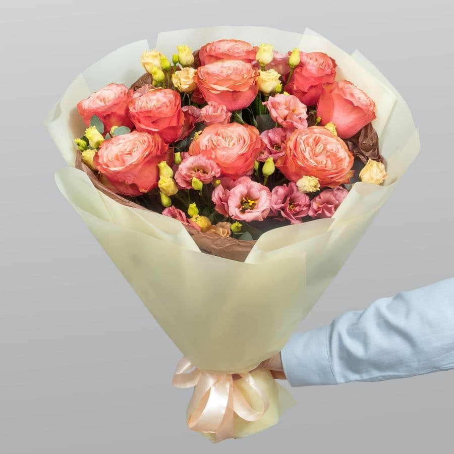 Букет из Роз Кахала и Лизиантуса «Персиковое небо»