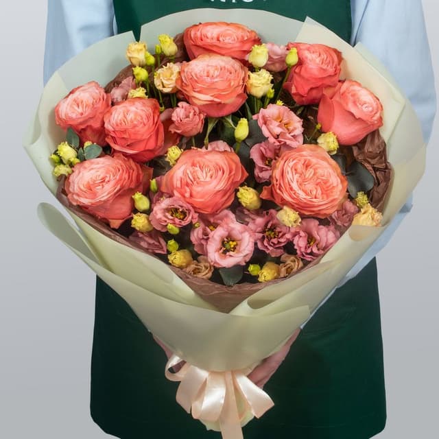 Букет из Роз Кахала и Лизиантуса «Персиковое небо»