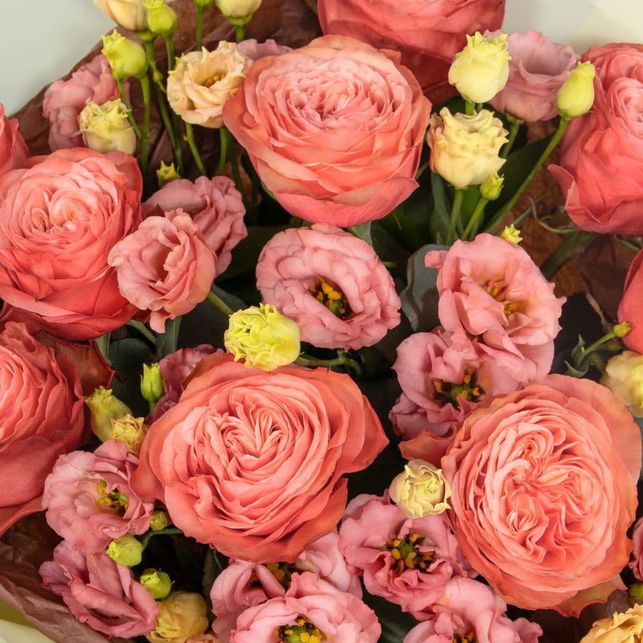 Букет из Роз Кахала и Лизиантуса «Персиковое небо»