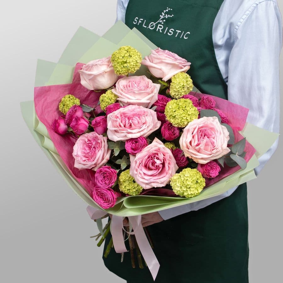 Букет из Роз и Вибурнума «Воздушная симфония»