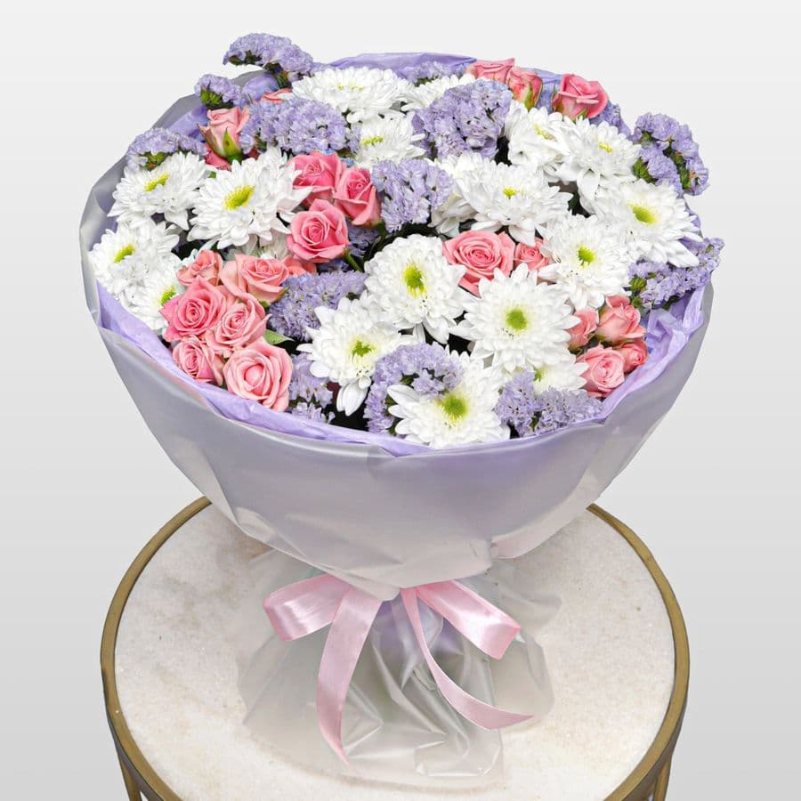 Букет из Кустовых Хризантем и Роз «Улыбка дня»