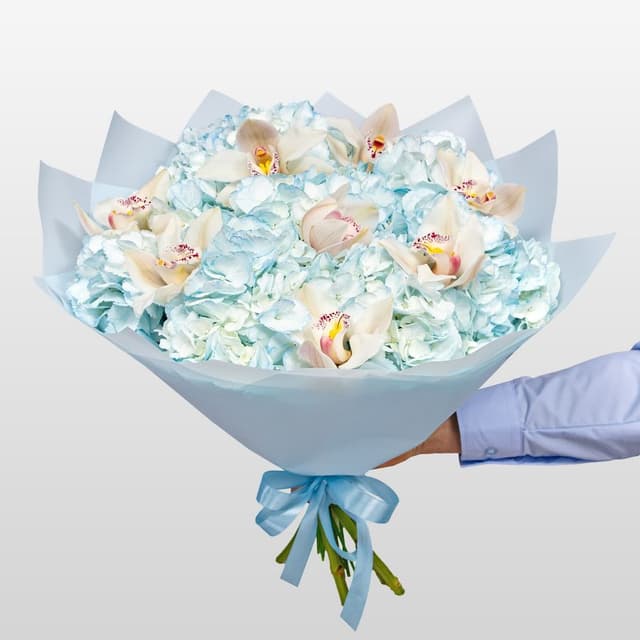 Букет из Гортензий и Орхидей «Дыхание неба»