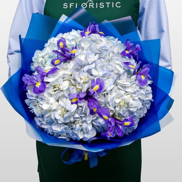 Букет из Ирисов и Гортензий «Тишина звёзд»