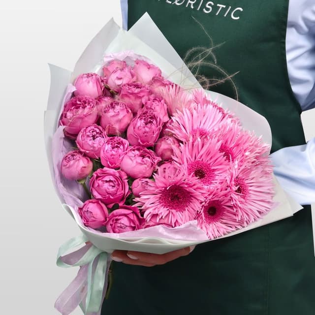 Букет из Роз Бомбастик и Гермини «Розовая бестия»