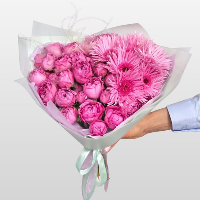 Букет из Роз Бомбастик и Гермини «Розовая бестия»