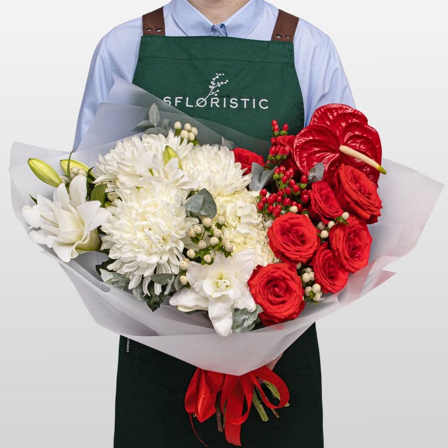 Букет из Хризантем, Роз, Лилий и Антуриума «Сила и нежность»