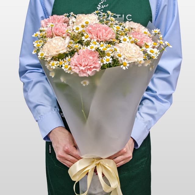 Букет из Гвоздик и Ромашек «Секрет счастья»