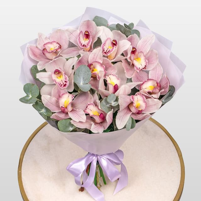 Букет из светло-розовых Орхидей «Звёздная тропа»