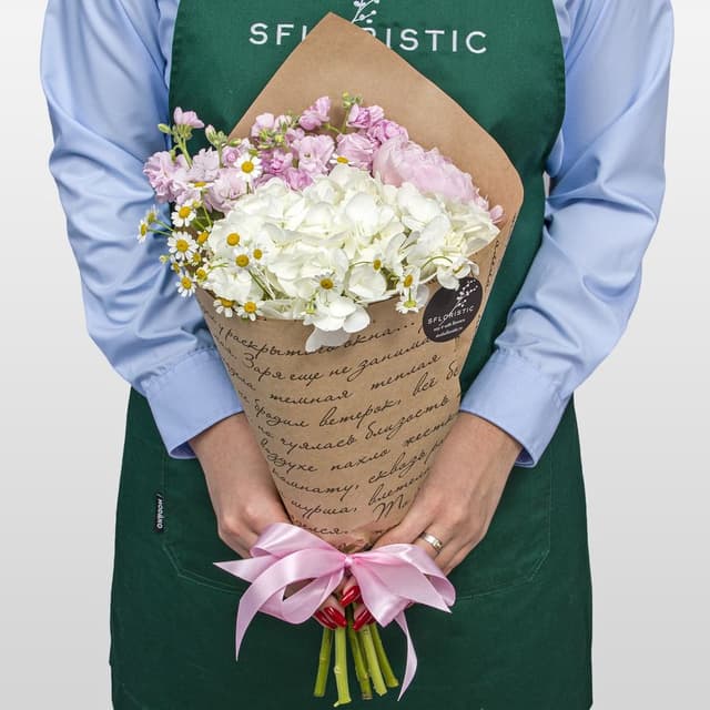 Букет из Ромашки, Пиона, Гортензии и Маттиол «Летнее Письмо»