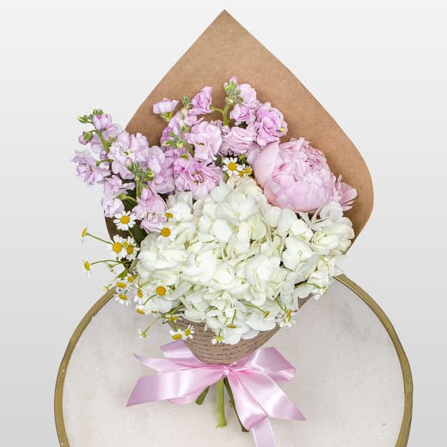 Букет из Ромашки, Пиона, Гортензии и Маттиол «Летнее Письмо»