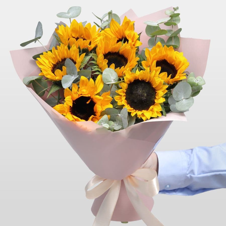 Букет из Подсолнухов и Эвкалипта «Золотое поле»