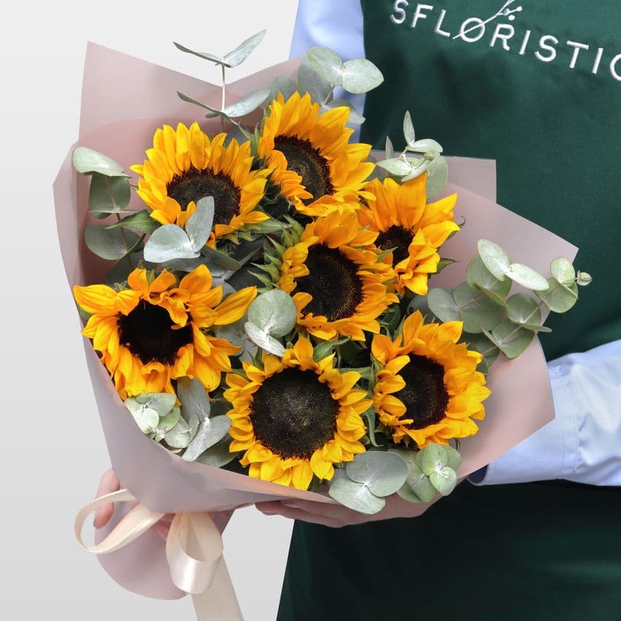 Букет из Подсолнухов и Эвкалипта «Золотое поле»