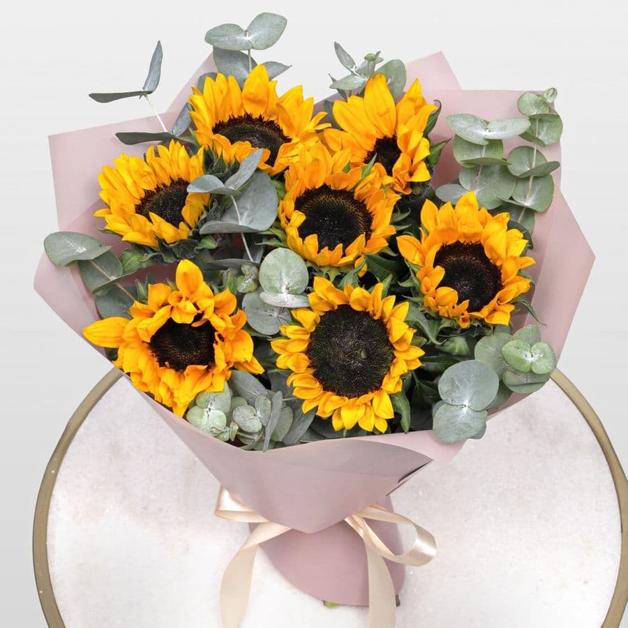 Букет из Подсолнухов и Эвкалипта «Золотое поле»