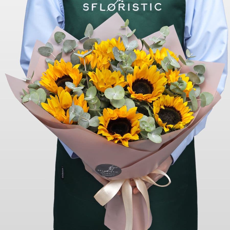 Букет из Подсолнухов и Эвкалипта «Летний свет»