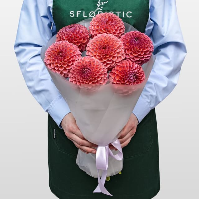 Букет из Георгин «Коралловая Мечта»