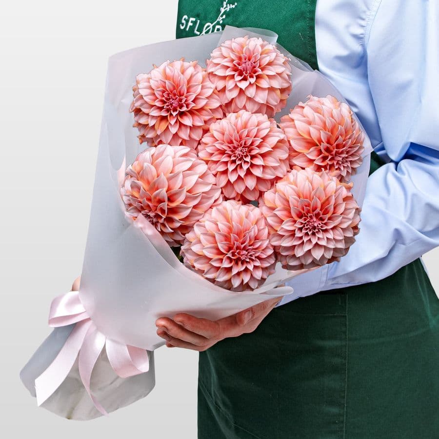 Букет из Георгин «Счастье Внутри»