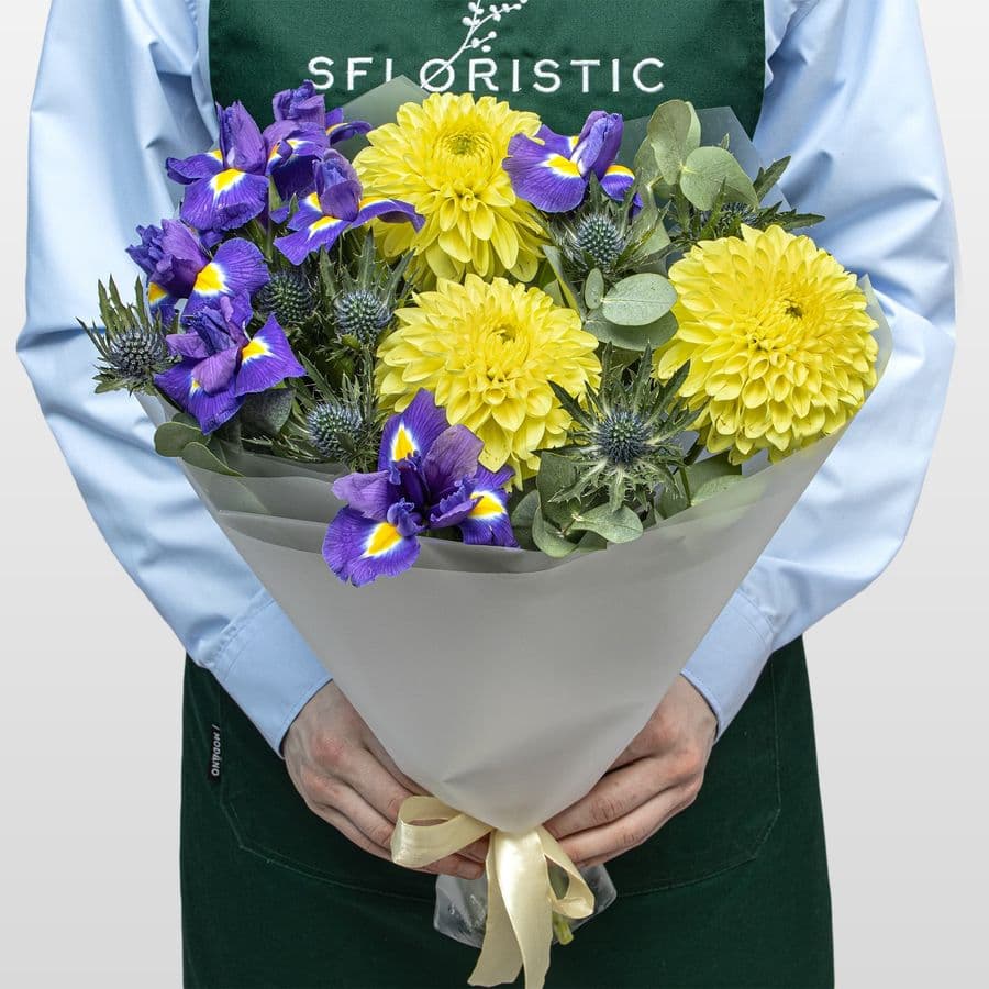 Букет из Георгин, Ириса и Эрингиума «Эпоха Возрождения»