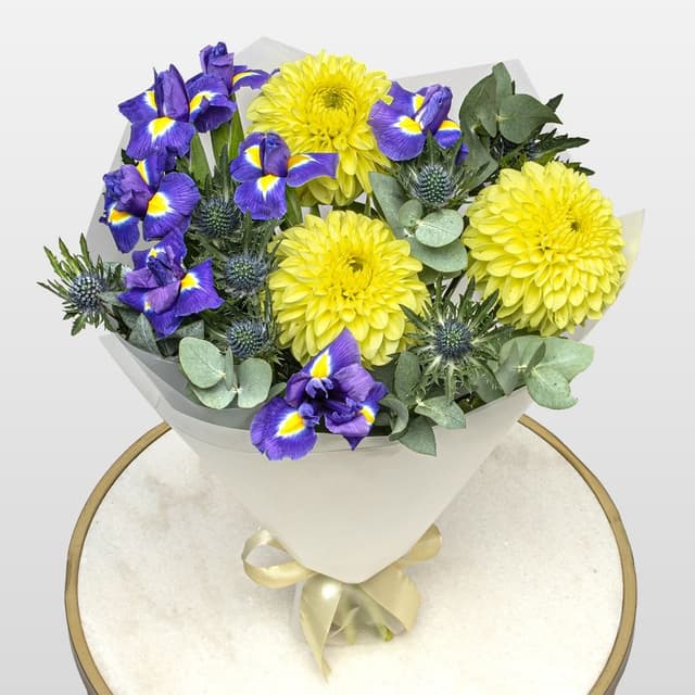 Букет из Георгин, Ириса и Эрингиума «Эпоха Возрождения»