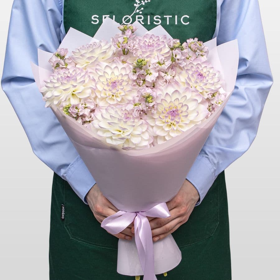 Букет из Георгин и Маттиол «Сиреневая Соната»