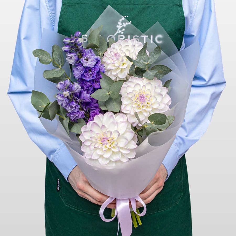 Букет из Георгин и Дельфиниума «Прохлада Утра»