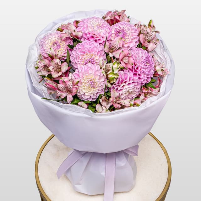 Букет из Георгин и Альстромерий «Пастельный Восторг»