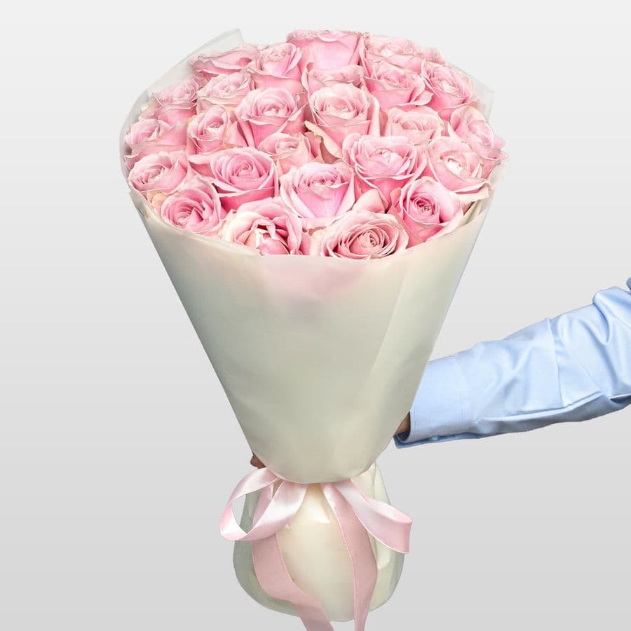 Букет из розовых Роз Россия 25 шт «Искренняя Нежность»
