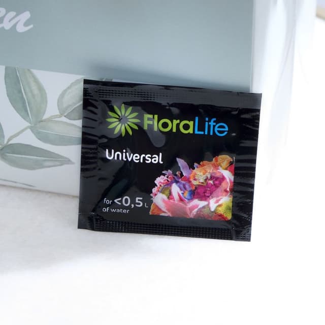 Букет из красных и белых Роз Россия 51 шт «Контраст Чувств»