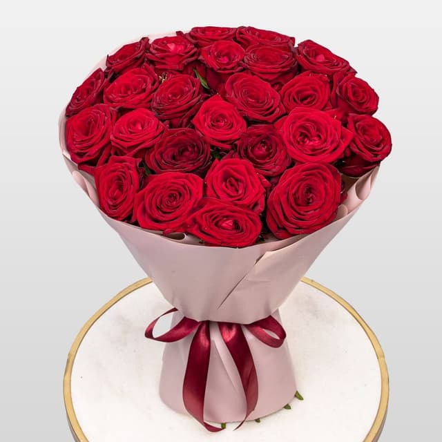 Букет из красных Роз Россия 25 шт «Стрела Амура»