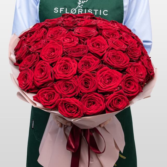 Букет из красных Роз Россия 51 шт «Огненное Сердце»
