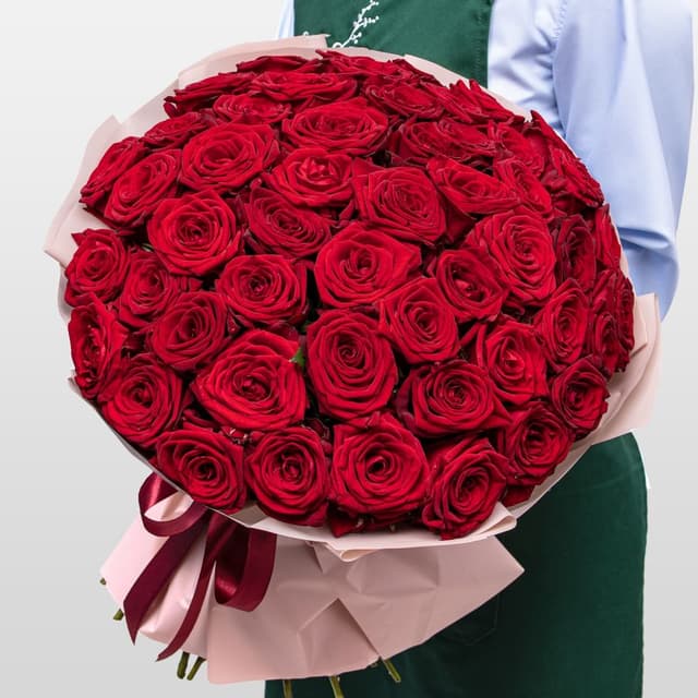 Букет из красных Роз Россия 51 шт «Огненное Сердце»