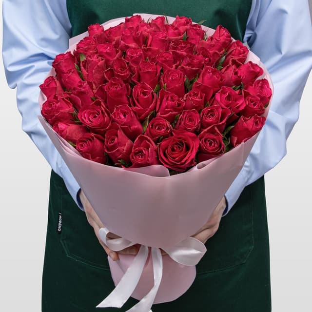 Букет малиновых Роз Кения 40 см 51 шт «Королева Драмы»