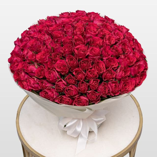 Букет малиновых Роз Кения 40 см 101 шт «Коронация»